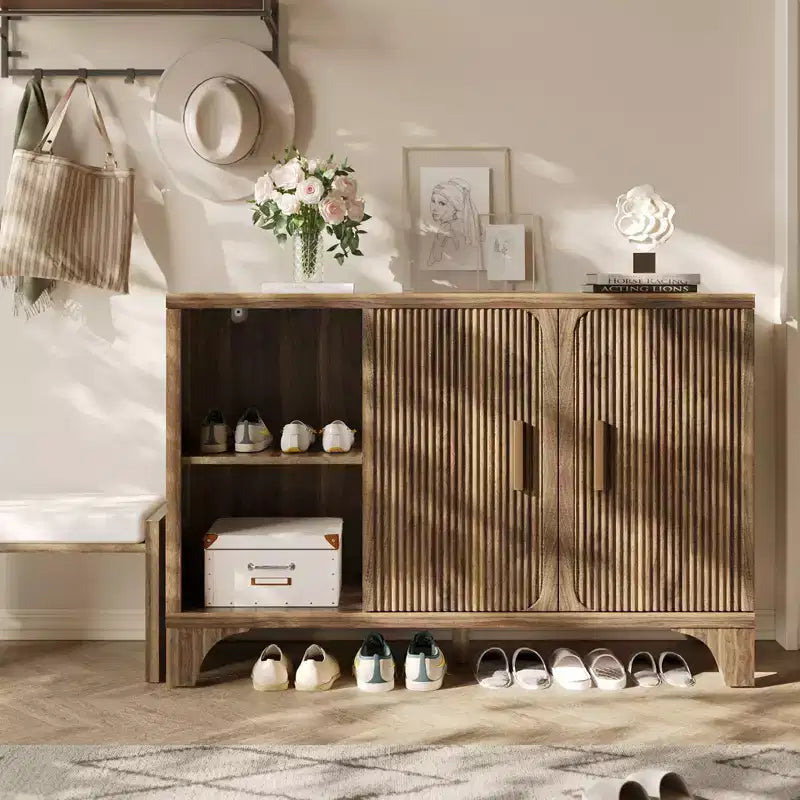 Mobile Contenitore Moderno SUGIFT con Ripiani Regolabili, Struttura in Legno Resistente, Base Rialzata e Organizzazione Domestica Multiuso