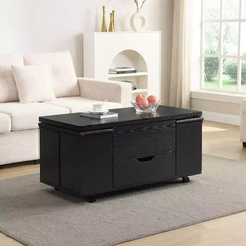 Tavolino da caffè Okak moderno e funzionale con piano sollevabile, vano portaoggetti nascosto e sgabelli, set di tavolini di design per soggiorno e ufficio