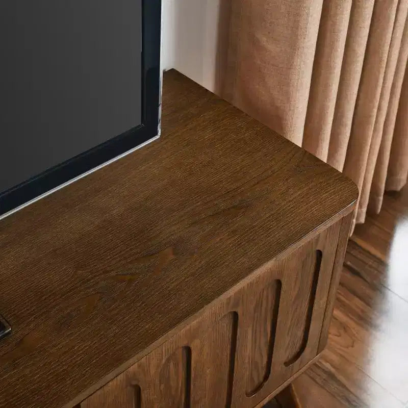 Mobile TV scanalato per TV da 50-65 pollici, mobile multimediale per l'intrattenimento moderno di metà secolo con 2 ante, cassetto e gambe in legno massiccio