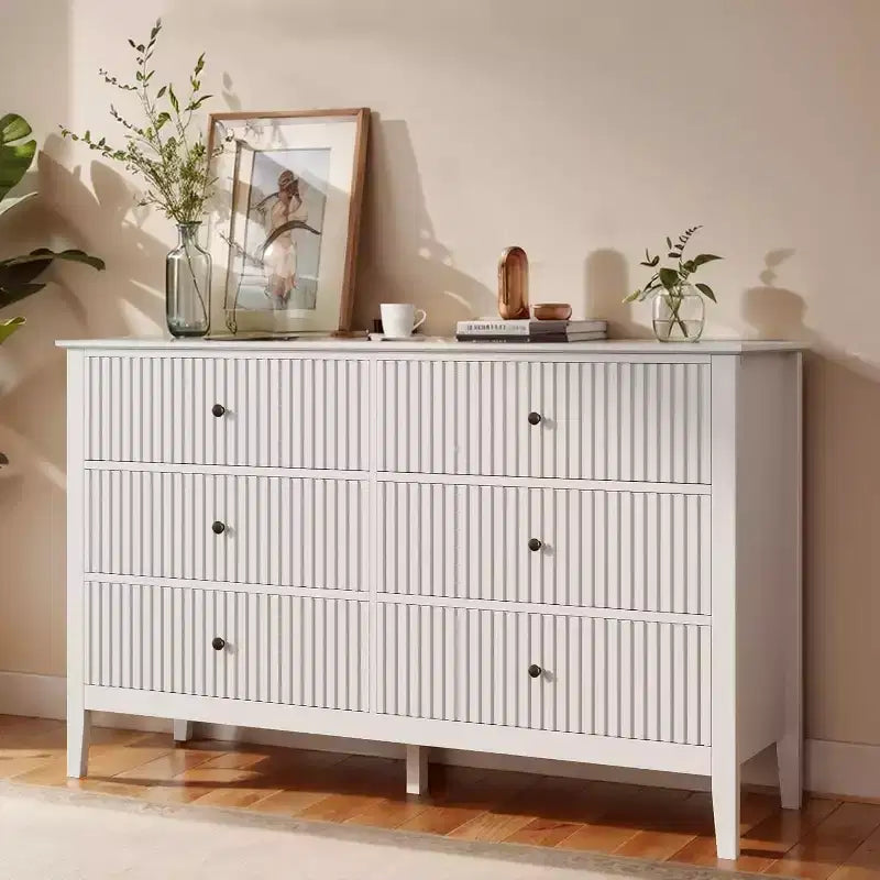 Cassettiera Heynemo Fluted a 6 cassetti, cassettiere moderne per armadio, comò doppio con cassetti a chiusura ammortizzata, mobile contenitore in legno, bianco