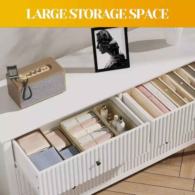 Cassettiera Heynemo Fluted a 6 cassetti, cassettiere moderne per armadio, comò doppio con cassetti a chiusura ammortizzata, mobile contenitore in legno, bianco