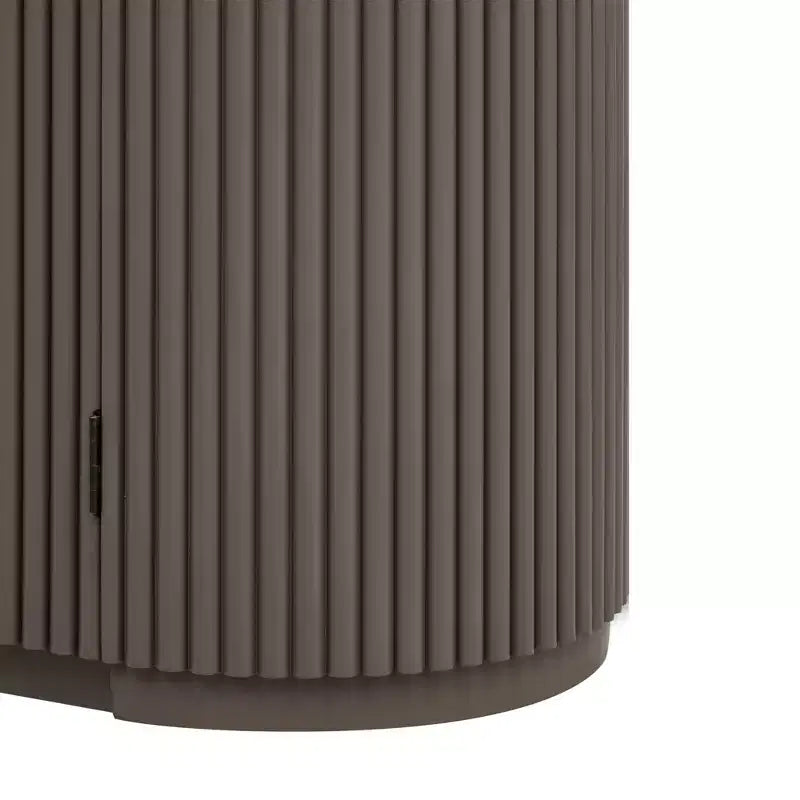 Clihome Credenza a strisce verticali con maniglie in metallo e ripiani regolabili per sala da pranzo, mobile moderno da soggiorno