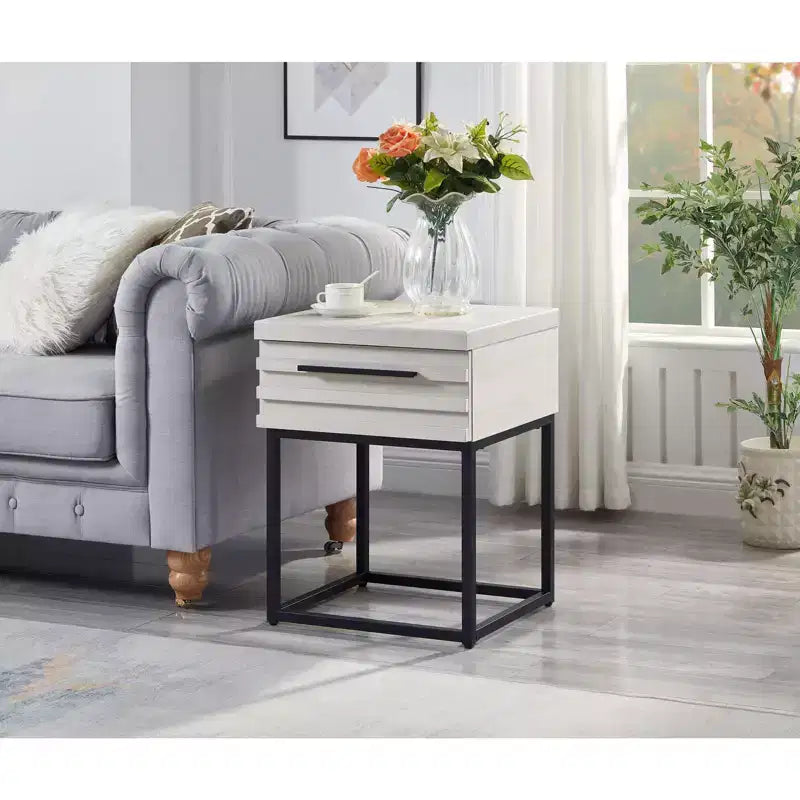 Tavolino rustico Okak con cassetto e gambe in metallo, comodino con piano spesso, tavolino d'appoggio per divano, soggiorno, camera da letto