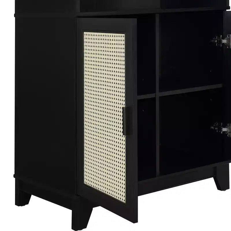 Libreria GDFStudio Lismore moderna in canna e legno con ante ammortizzate e ripiani regolabili