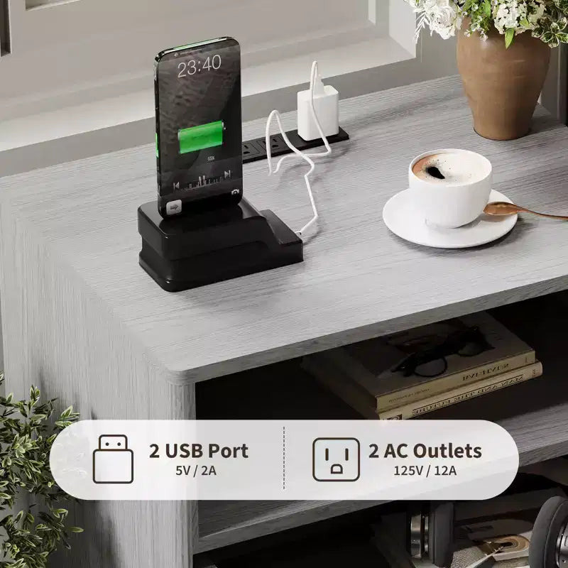 Comodino scanalato, Comodino alto in legno con stazione di ricarica, porte USB e prese, 2 cassetti e ripiano aperto, Tavolino moderno per la camera da letto