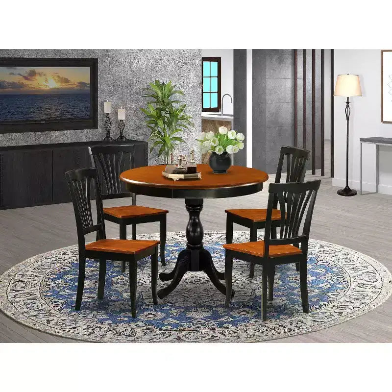 HomeStock Set da pranzo 5 pezzi con tavolo in legno massello con finitura nera e ciliegio e 4 sedie con schienale a doghe