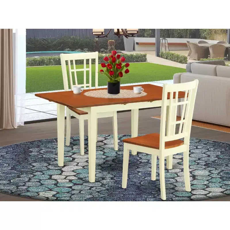 Set tavolo da pranzo HomeStock 3 pezzi con piano in legno massello con finitura color latte e ciliegio