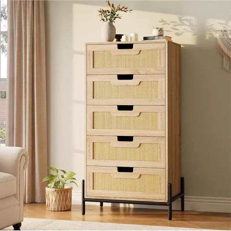 COZONY Cassettiera a 5 cassetti in Rattan Naturale, Comodino Moderno in Legno Stile Fattoria con Solide Gambe in Metallo, Mobile Contenitore per Camera da Letto, Ingresso e Soggiorno