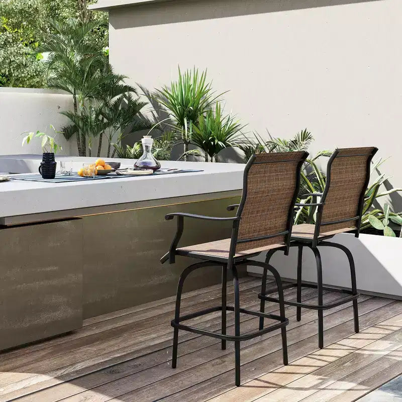 Set di 2 sgabelli da bar girevoli da esterno con braccioli, sedie da patio altezza bar con struttura in acciaio per balcone, bordo piscina