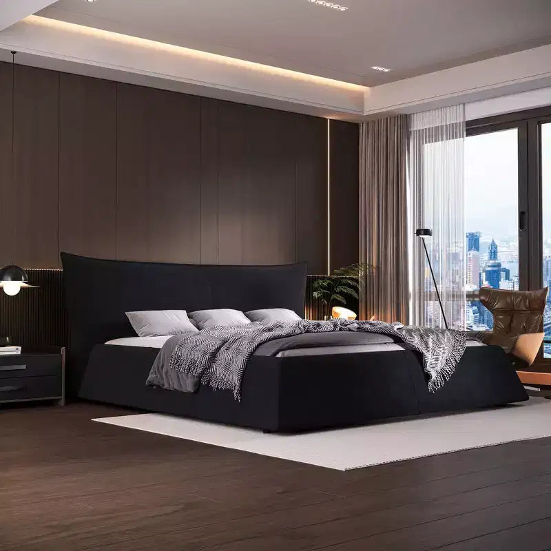 Letto a piattaforma imbottito king size Whisen, struttura in metallo e legno massello con testiera in velluto dalla forma speciale