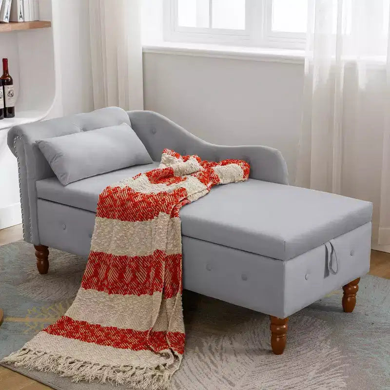 Poltrona reclinabile moderna con contenitore e finiture con borchie, sedia a sdraio in velluto imbottita con bottoni, contenitore e cuscino per soggiorno