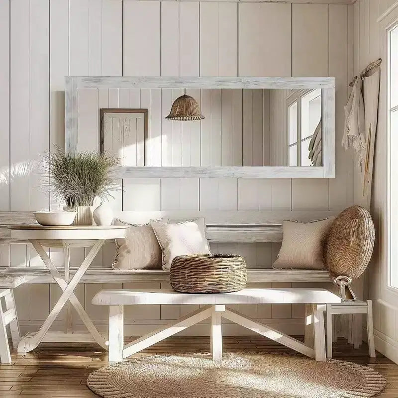 Specchio rustico a figura intera, 64x21 bianco effetto invecchiato. Cornice in legno, versatile per appoggio, inclinazione o fissaggio a parete