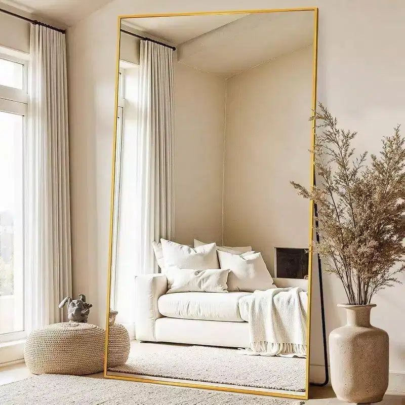 Specchio rettangolare a figura intera 91x46 dorato con supporto. Uno specchio da terra oversize per uso autoportante o da appendere