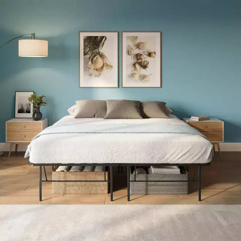 Struttura letto a piattaforma in metallo Boyd Sleep 14 con montaggio senza attrezzi, superficie antiscivolo testurizzata