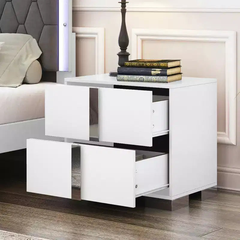 Comodino elegante Whisen, tavolino da notte a specchio con 2 cassetti, base in metallo
