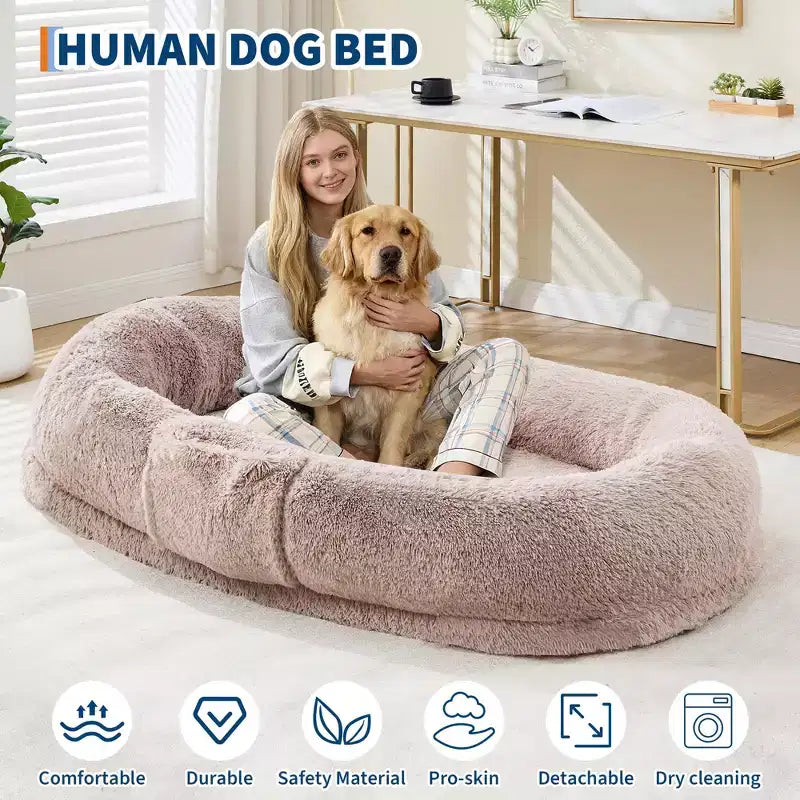 Cuccia per cani umana 65 x 41 x 12, gigantesca cuccia a sacco in pelliccia sintetica con maniglia, rivestimento rimovibile, tasca laterale e schiuma ortopedica a guscio d'uovo (marrone)
