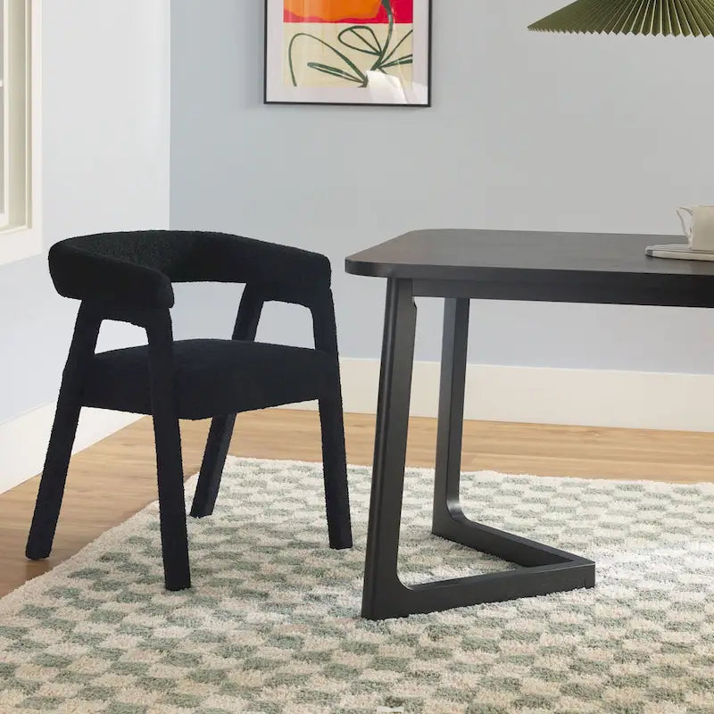 Set tavolo da pranzo Middlebrook 7 pezzi in legno massello con sedie in tessuto completo