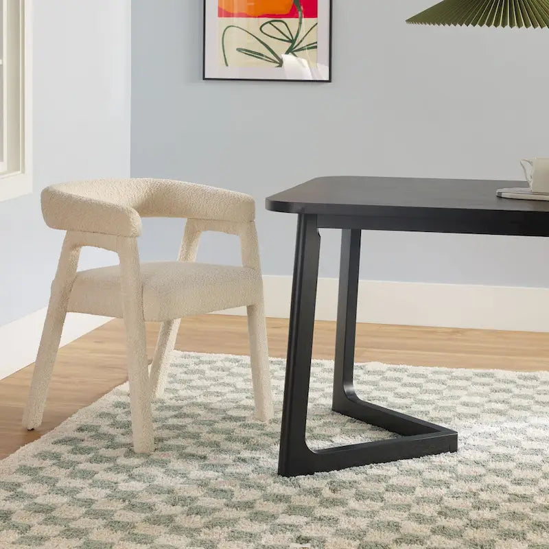 Set tavolo da pranzo Middlebrook 7 pezzi in legno massello con sedie in tessuto completo