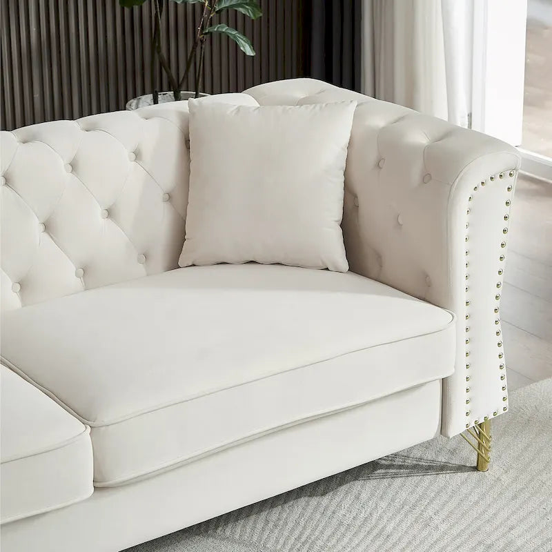 Divano a 2 Posti Beige 60.2 in Velluto con Piedini in Metallo, 2 Cuscini, Rivetti Decorativi, Struttura in Legno Massello e Imbottitura in Schiuma