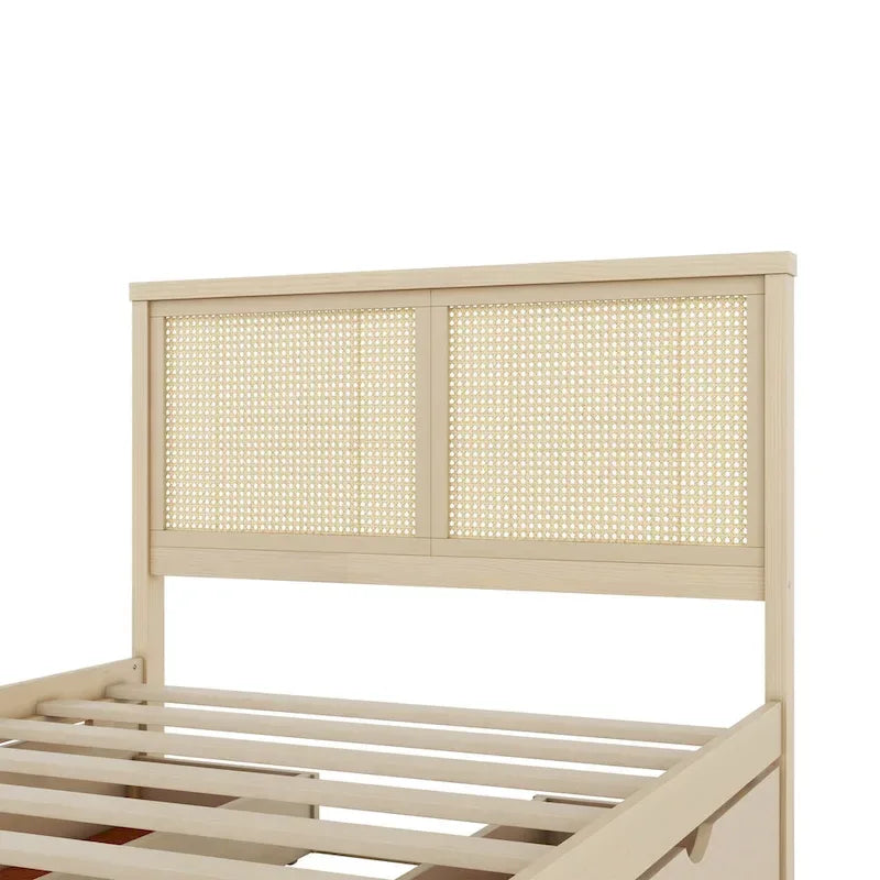 Letto Matrimoniale a Piattaforma Antico in Legno Naturale con 4 Cassetti e Testiera in Rattan