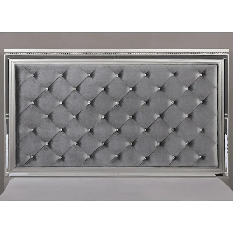 Set camera da letto 5 pezzi Seleena Glam Silver Wood con pannello trapuntato e porta USB di Furniture of America