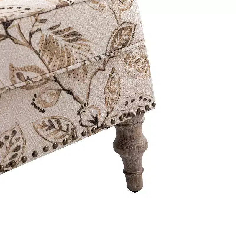 Poltrona transizionale Yahweh in legno e tappezzeria con fantasia floreale, braccioli a pannello e schienale a gobba di cammello | ART OF LIVING DESIGNS