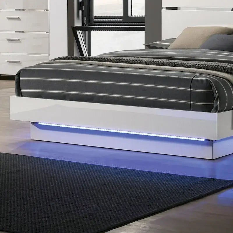 Letto a piattaforma Margatta Moderno con luci LED bianche di Furniture of America