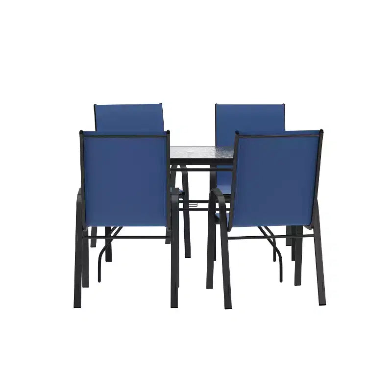Set da tavolo da pranzo per esterni Merrick Lane da 5 pezzi per 4 persone con tavolo da patio con ripiano in vetro e 4 sedie impilabili con materiale Flex Comfort