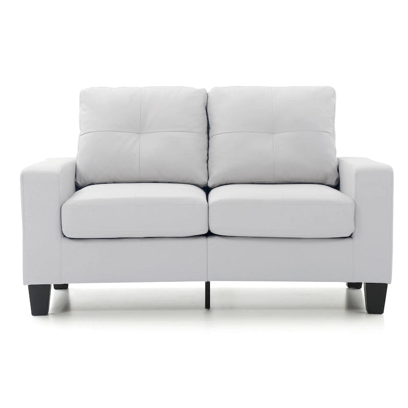 Divano Newbury a braccioli svasati in ecopelle, larghezza 58 pollici - 32L x 58P x 36A