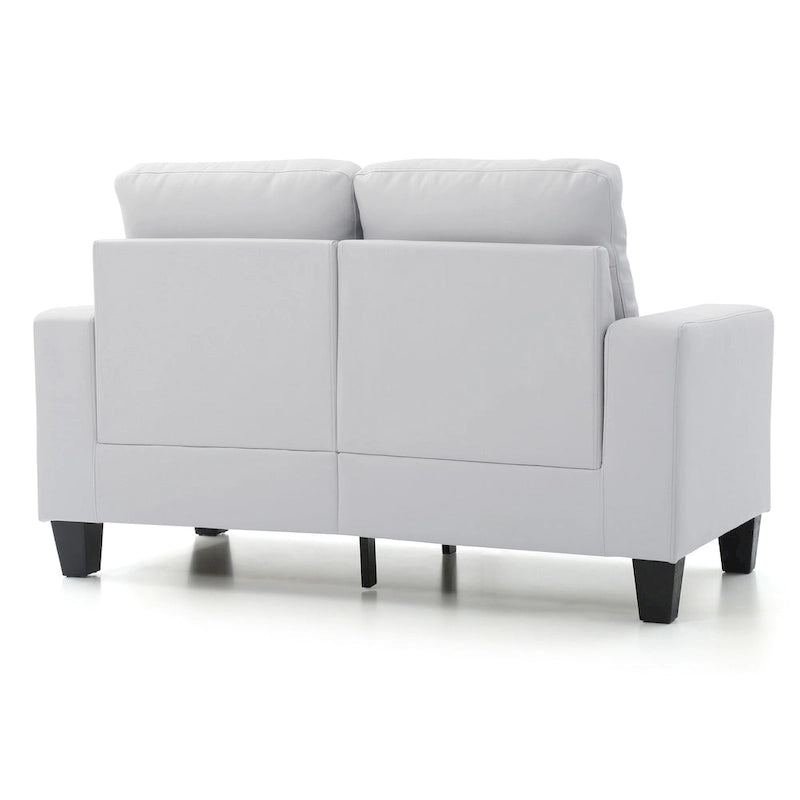 Divano Newbury a braccioli svasati in ecopelle, larghezza 58 pollici - 32L x 58P x 36A