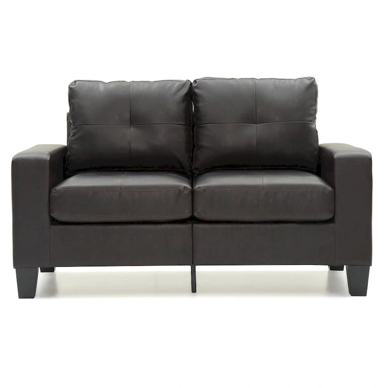 Divano Newbury a braccioli svasati in ecopelle, larghezza 58 pollici - 32L x 58P x 36A