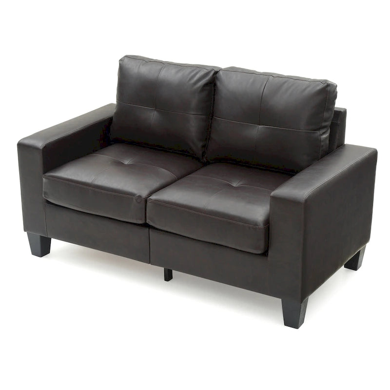 Divano Newbury a braccioli svasati in ecopelle, larghezza 58 pollici - 32L x 58P x 36A