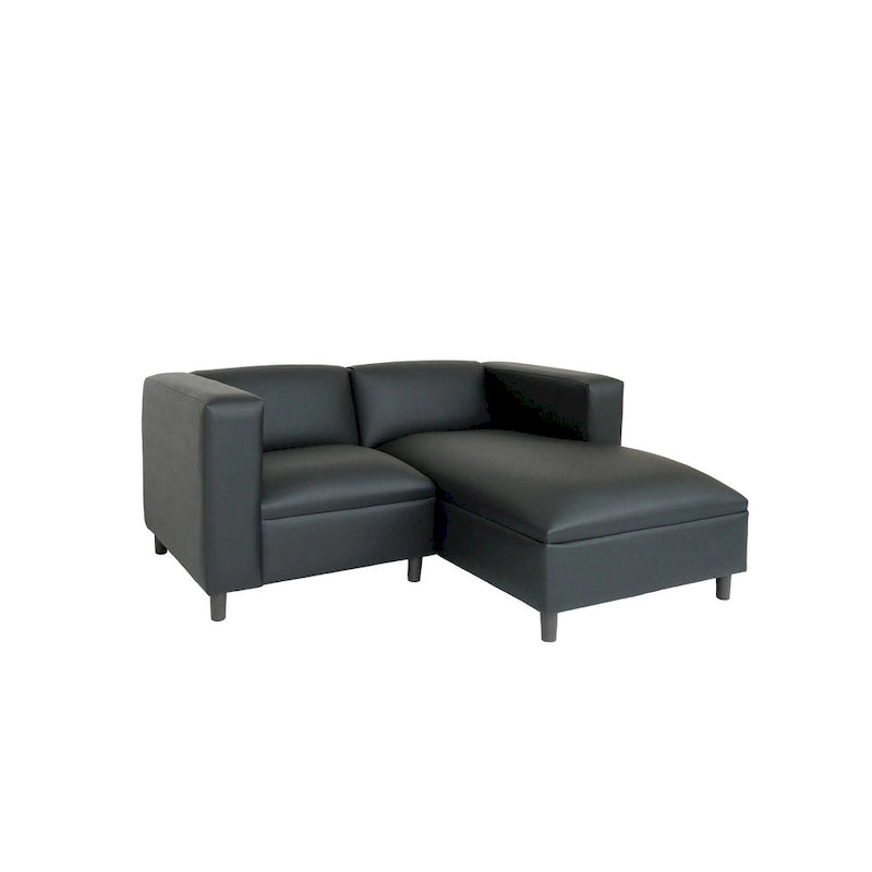Divano Coast to Coast Mid-Century Modern a L, in ecopelle con struttura in legno massello, imbottito