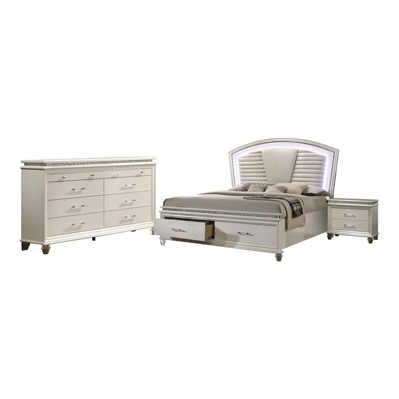Xian Glam completo letto a piattaforma 3 pezzi in legno massello bianco con comodino e set cassettiera con LED di Furniture of America