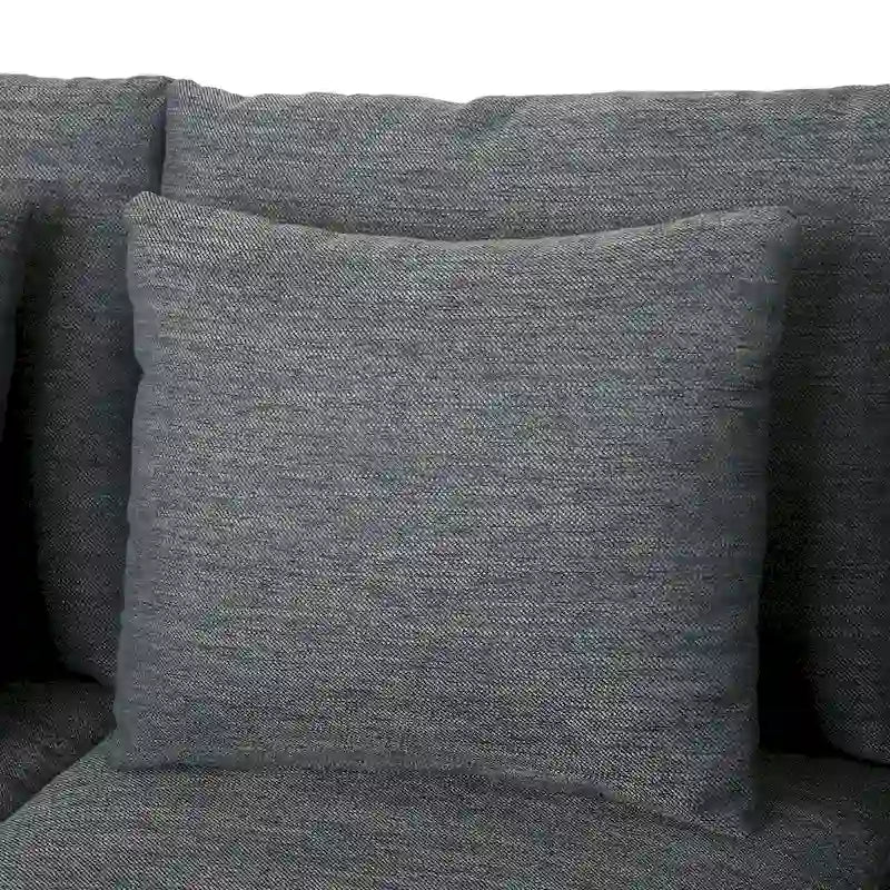 Divano contemporaneo a 3 posti in tessuto Elliston con cuscini decorativi di Christopher Knight Home