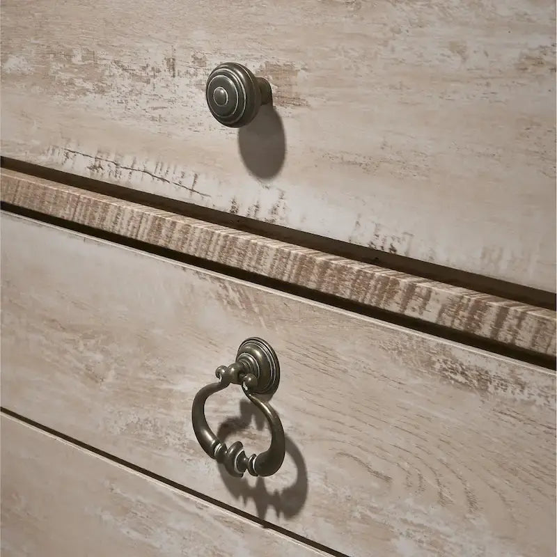 Set da camera da letto Roundhill Furniture Imerland contemporaneo con finitura bianco slavato con letto a slitta, comò, specchio, due comodini