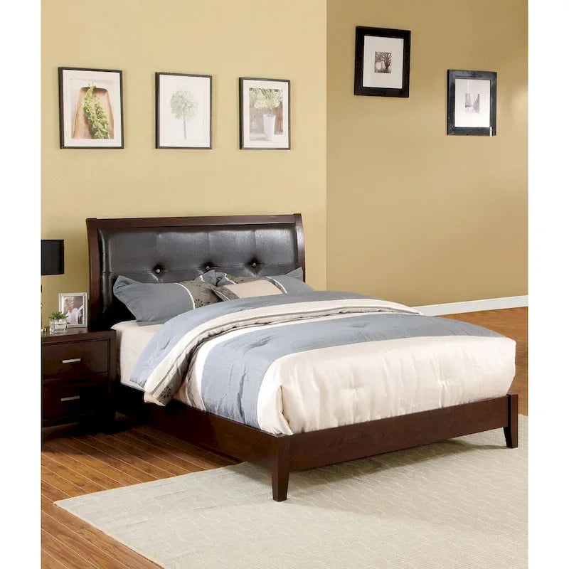 Malt Letto a Piattaforma Transizionale in Ecopelle Color Ciliegio di Furniture of America