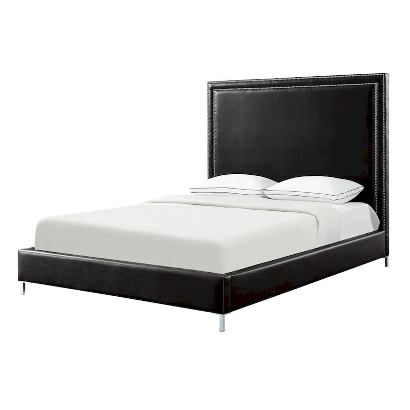 Letto Queen in similpelle imbottito in legno massello nero con borchie decorative