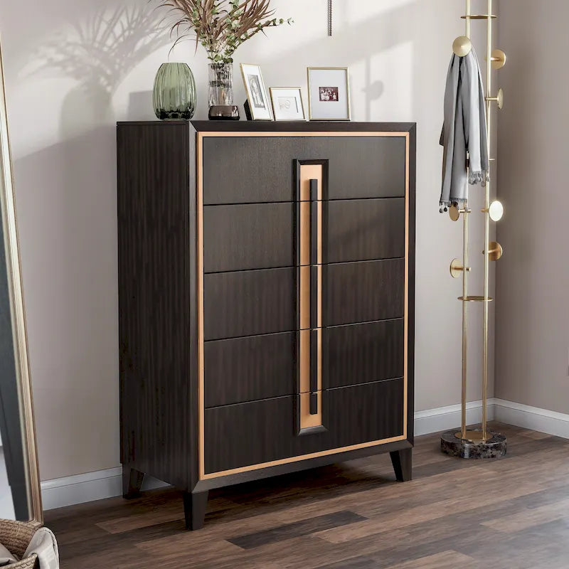 Cassettiera moderna a 5 cassetti Nyx in legno massiccio espresso Furniture of America