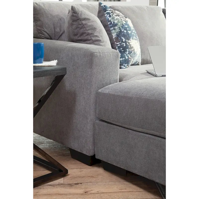 Divano componibile a U American Furniture Classics Graphite Model A414V6-K2 con 4 cuscini decorativi